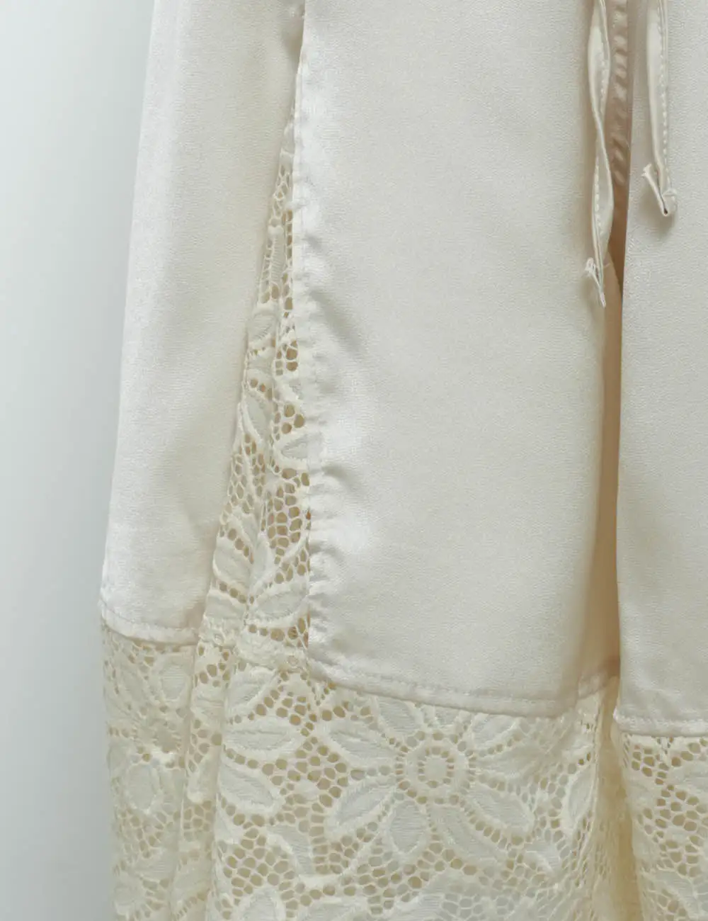 Boho Lace Hem Drawstring Waist Wide Leg Shorts