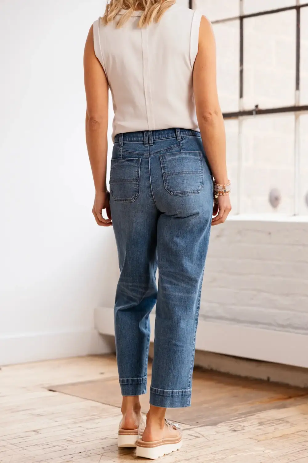 Exposed Stitching Straight Jeans