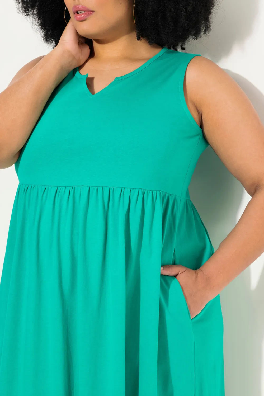 Solid Color Notch Round Neck Dress