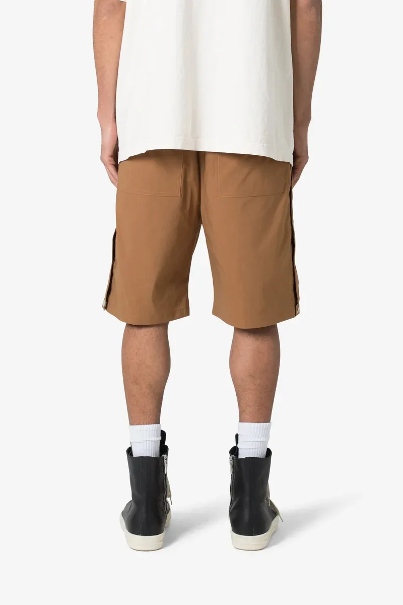 BROWN ELASTIC WAIST CASUAL SHORTS