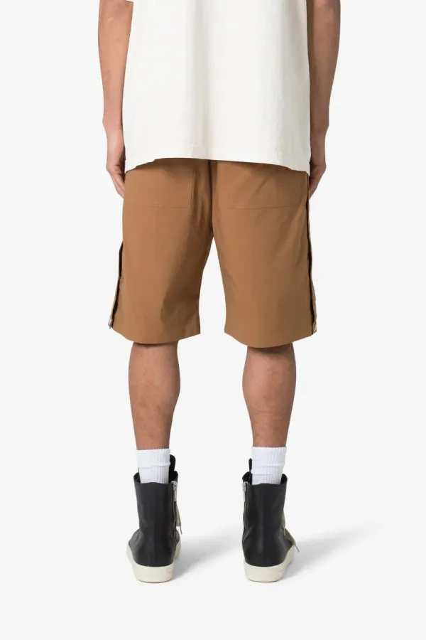 BROWN ELASTIC WAIST CASUAL SHORTS