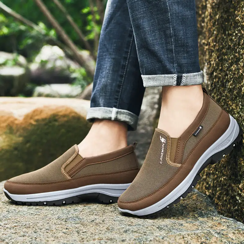 Plus Size Casual Sneakers US 15 Slip-On Walking Shoes Men Breathable Mesh Lightweight Athletic Shoes for Cross-Border Export