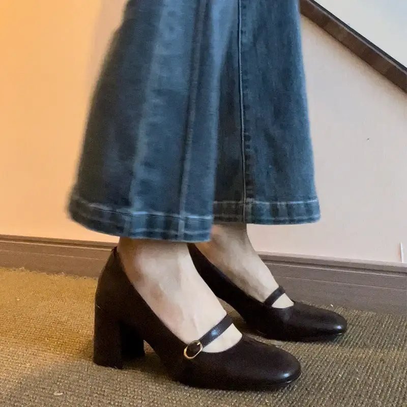Low Heel Strap Heel Shoes