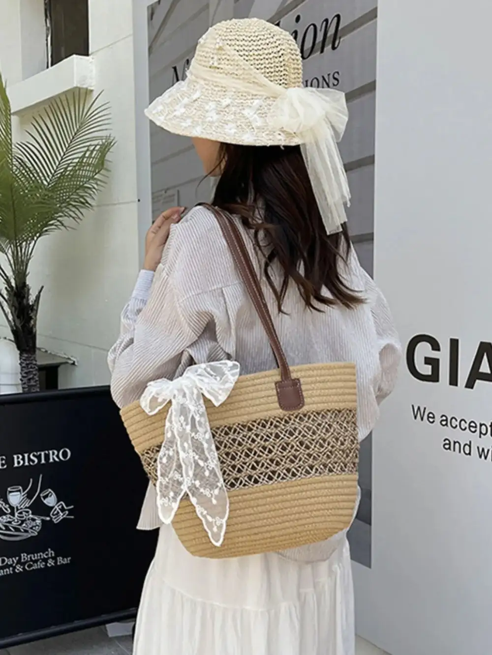 Everyday Woven Straw Shoulder Bag