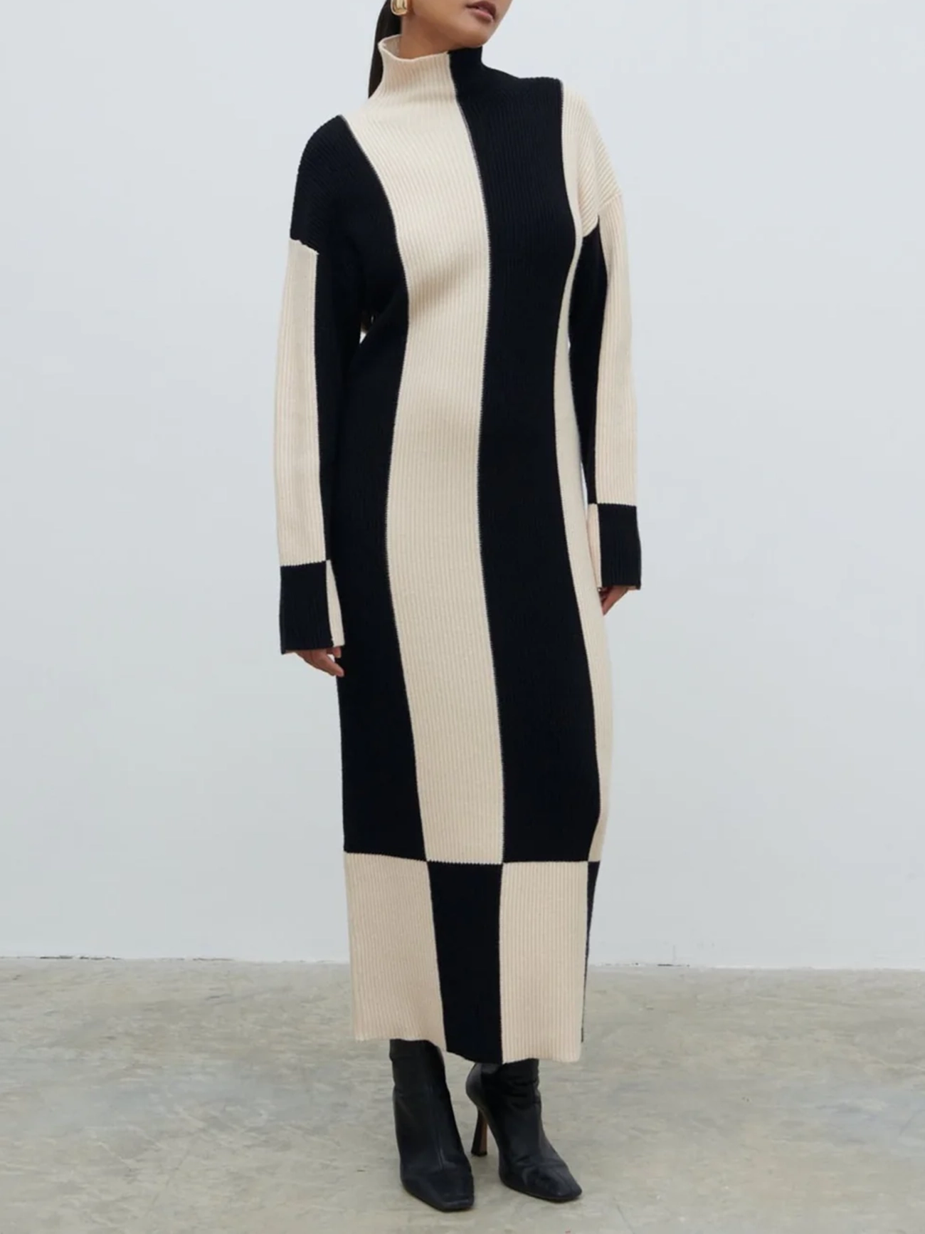 High Funnel Neck Knit Dress