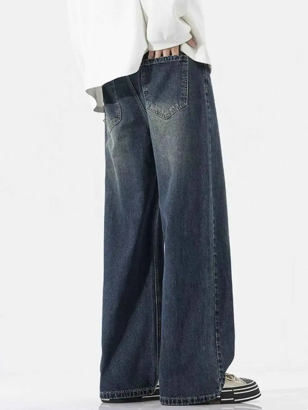 Wide-Leg Relaxed Fit Jeans