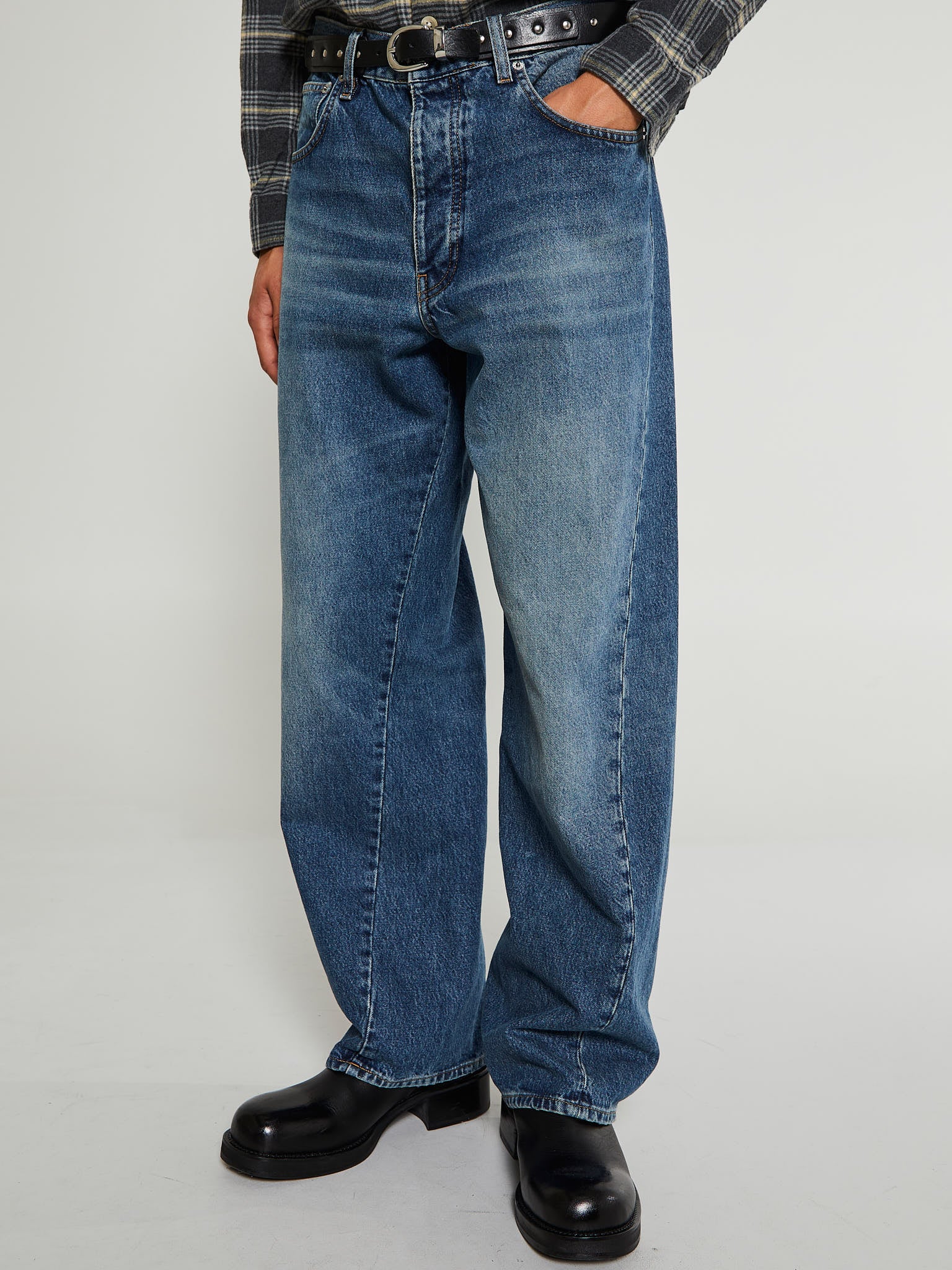 Wide Twist Jeans in Mid Blue