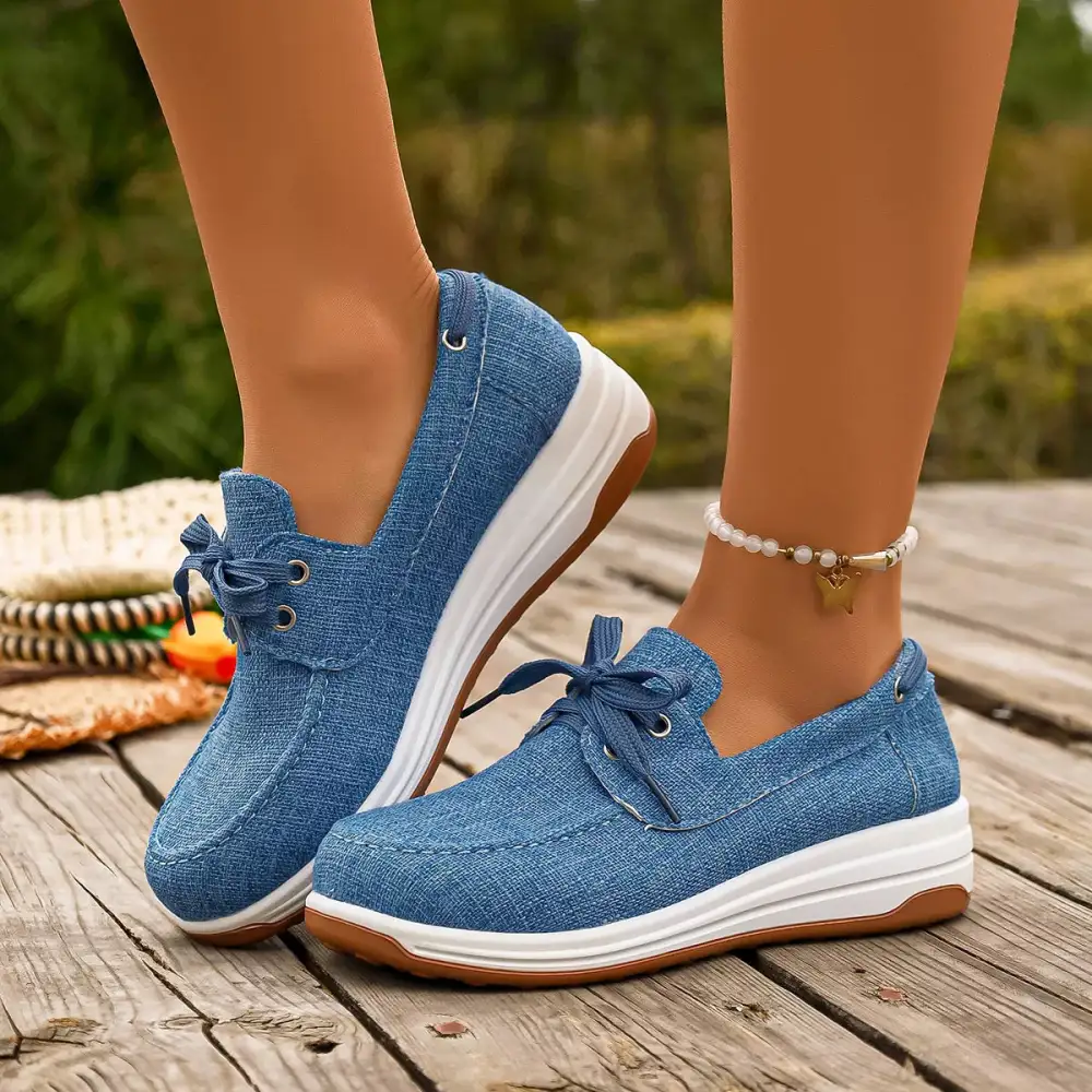 Lace-Up Round Toe Sneakers