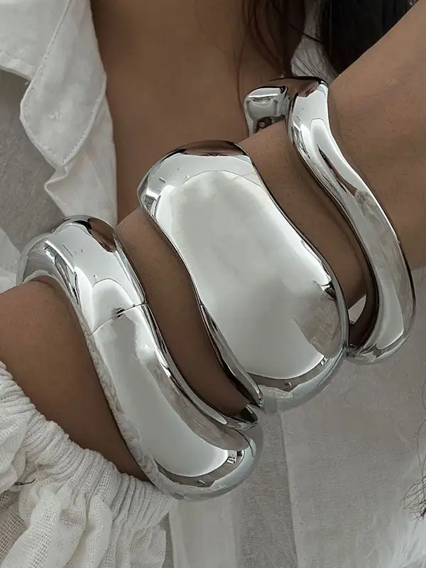 Classic Geometric Alloy Bracelet