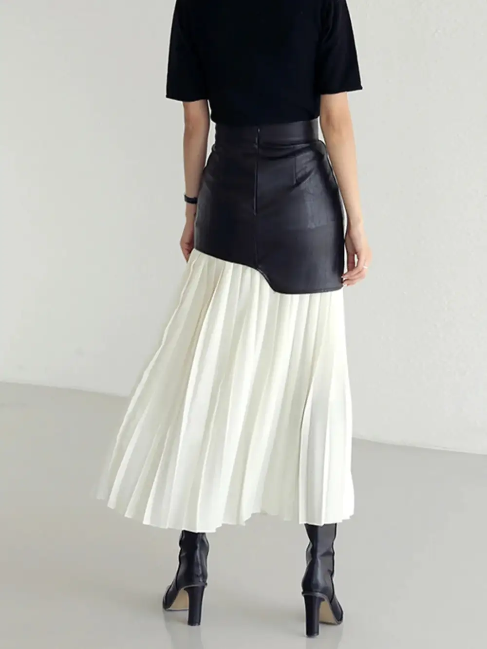 Pleated Contrast High Waist Skirt