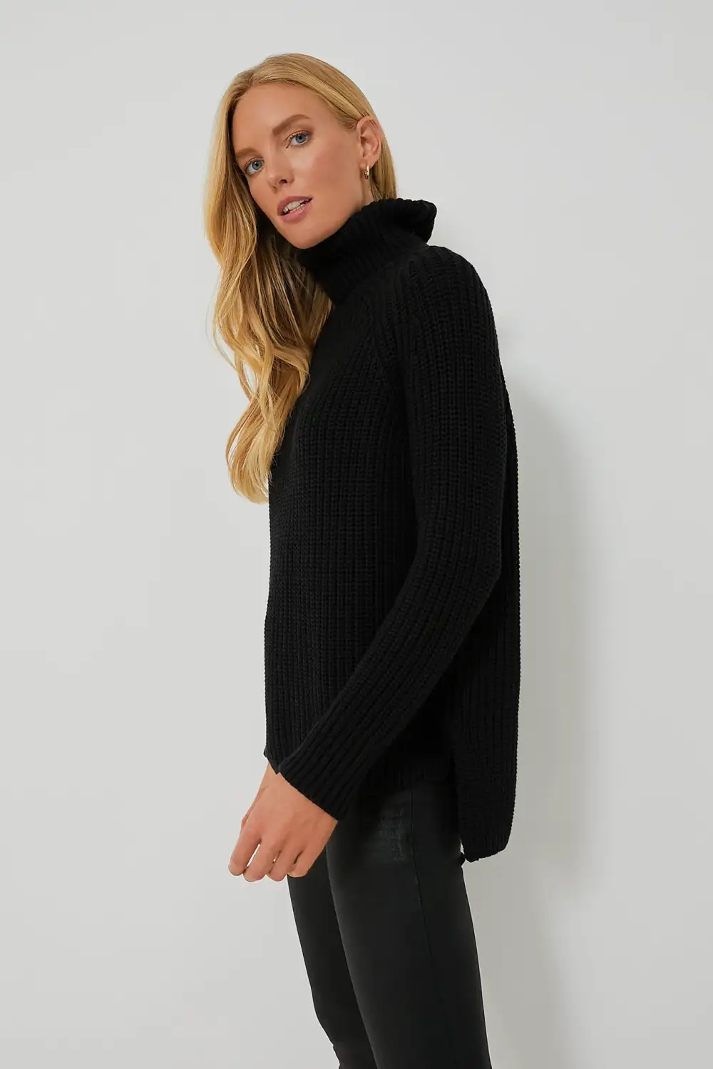 Black Shaker Turtleneck Sweater