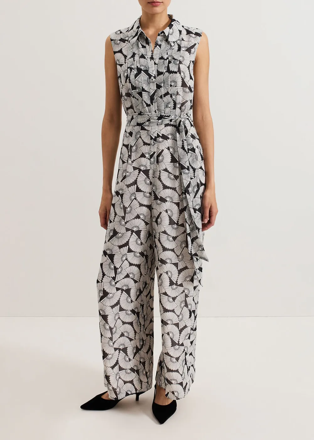 Fashion Sleeveless Lapel Waist Tie Women's Jumpsuit