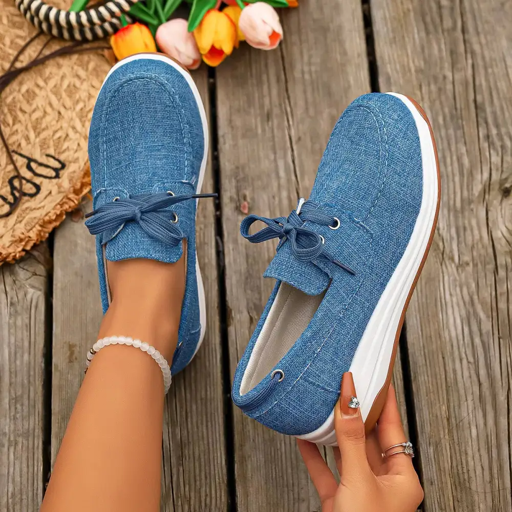 Lace-Up Round Toe Sneakers