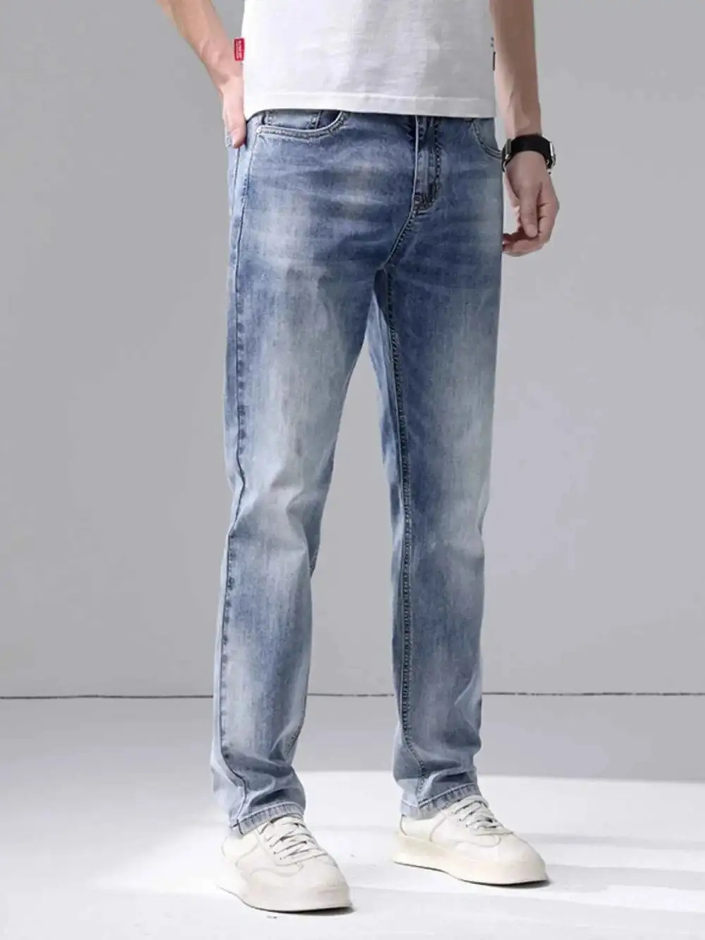 Relaxed Slim Fit Jeans