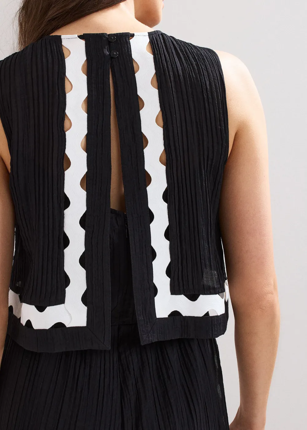 Exquisite Creative Hollow Contrast Color Jumpsuit