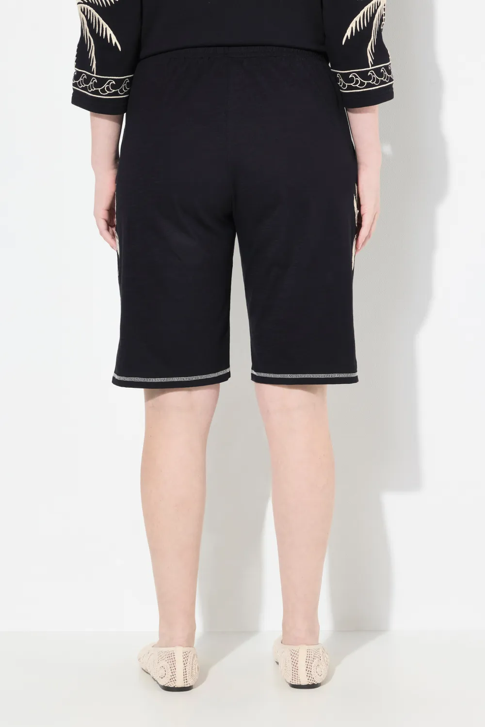 Color Blocking Loose Shorts