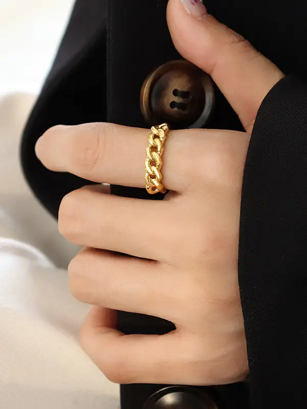 Chain Detail Cutout Ring