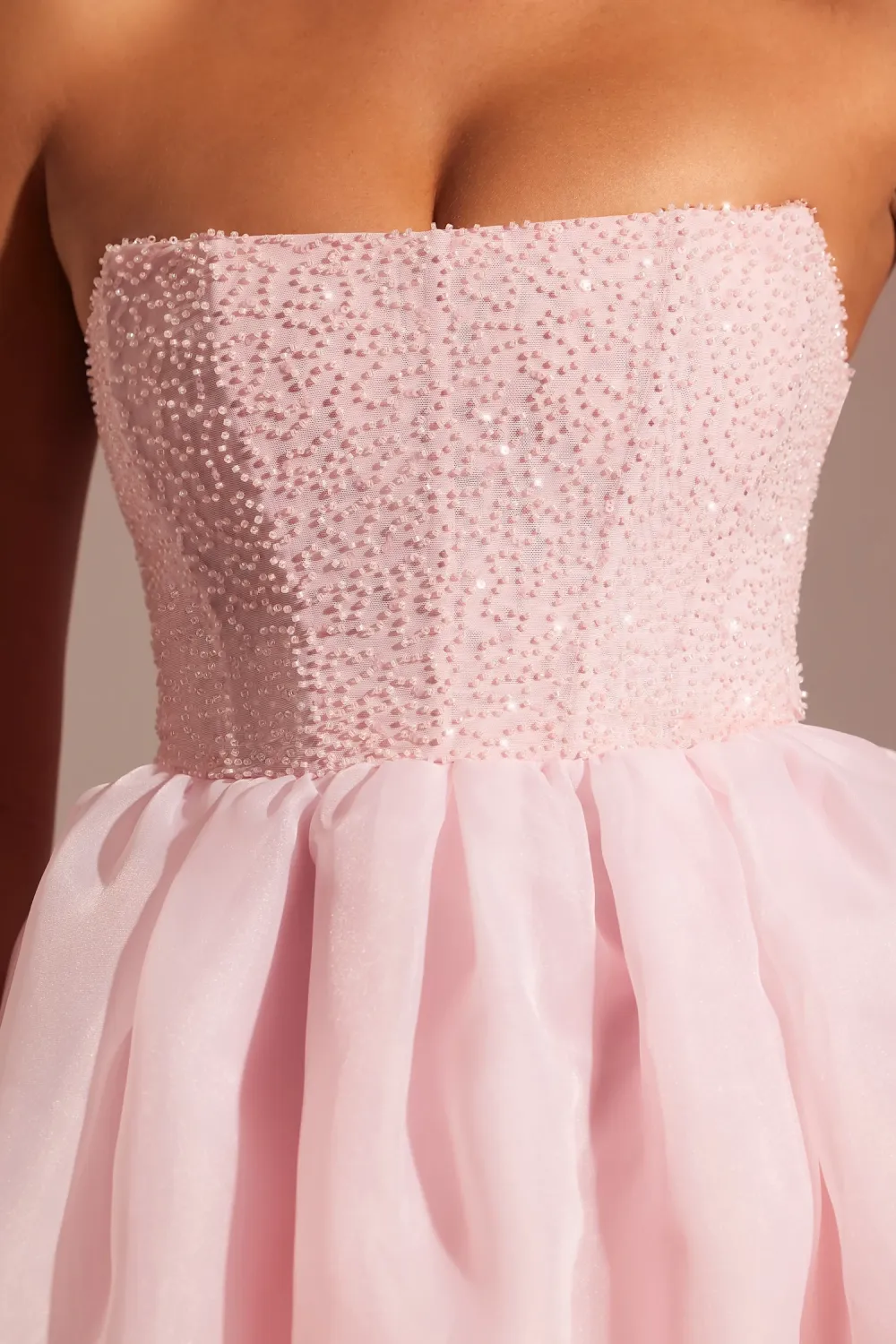 Luxurious Romantic Fluffy Organza Mid-Length