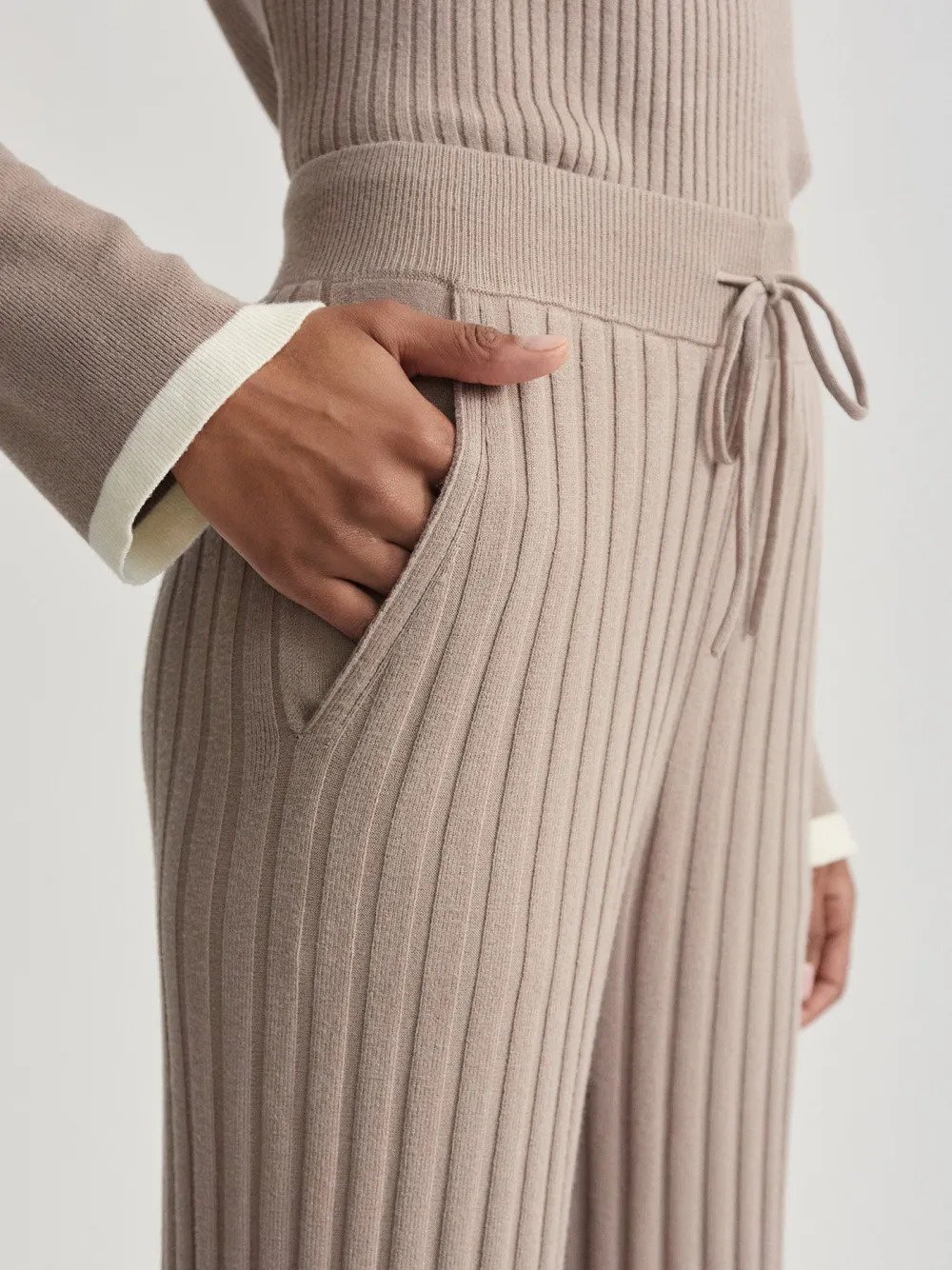 Wide Rib Knit Trouser