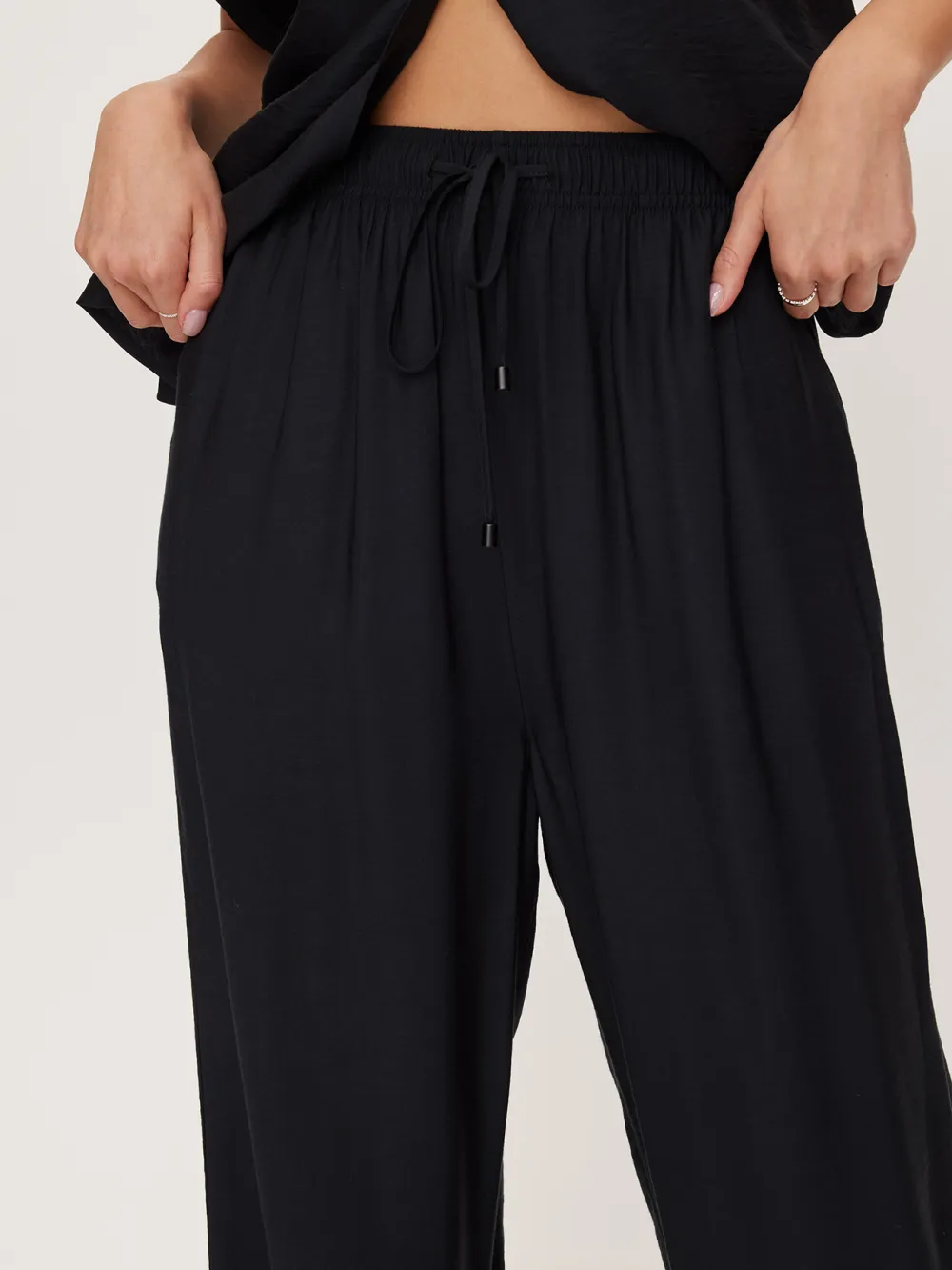 Relaxed Black Pant