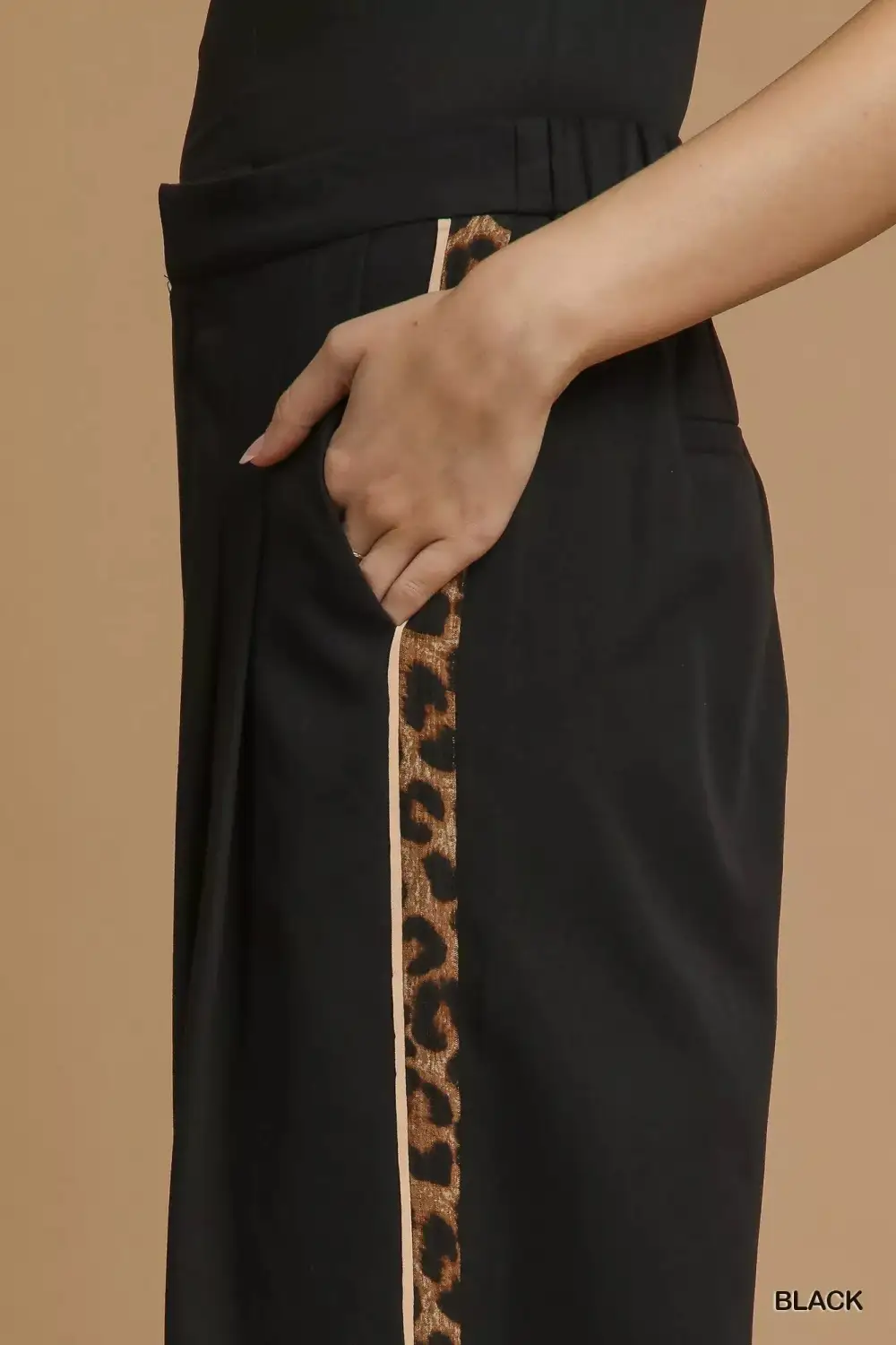 Front Pleated Wide Leg Pants With Contrast Trim
