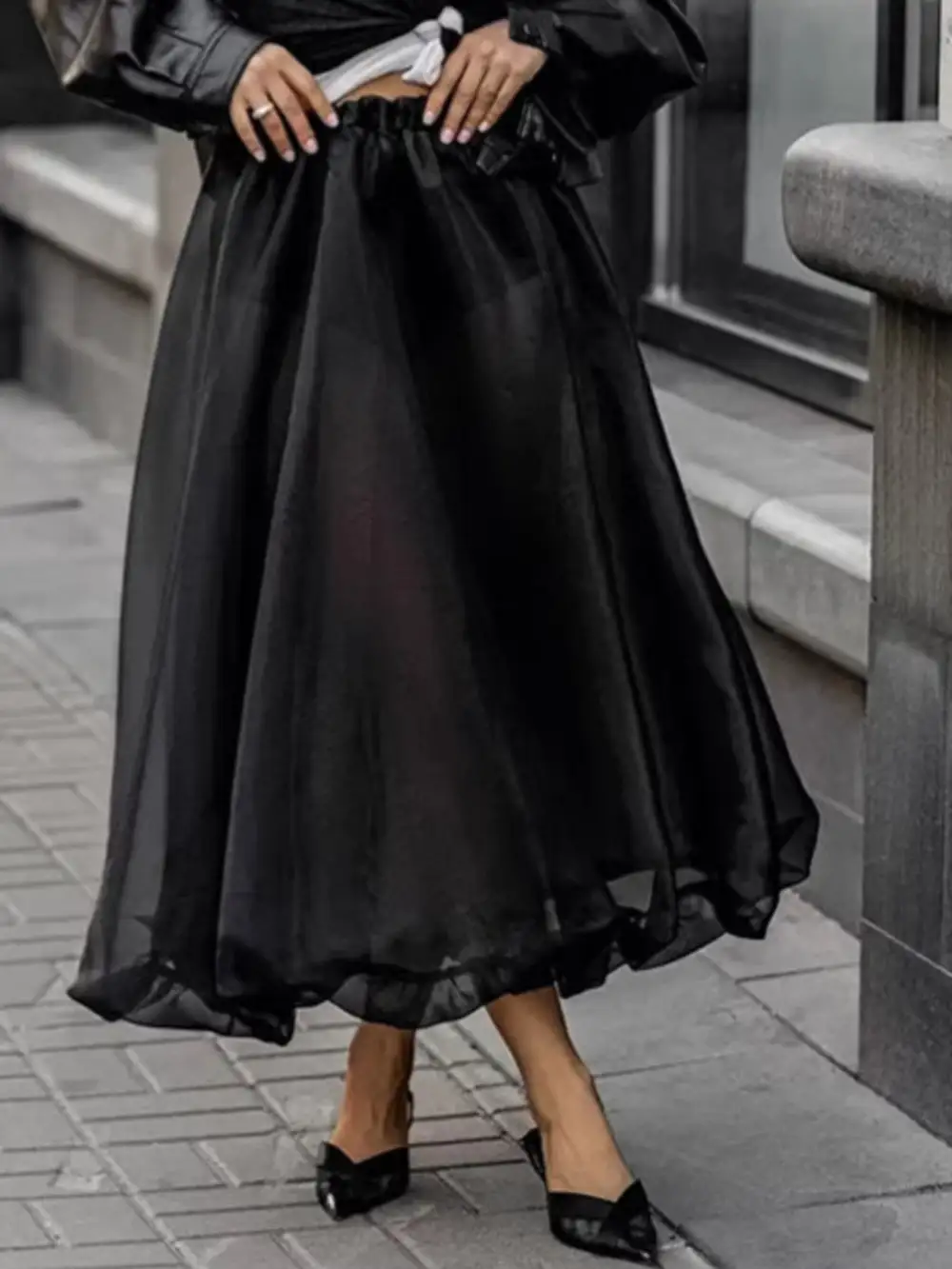 Lightweight Elastic Flowy Skirt