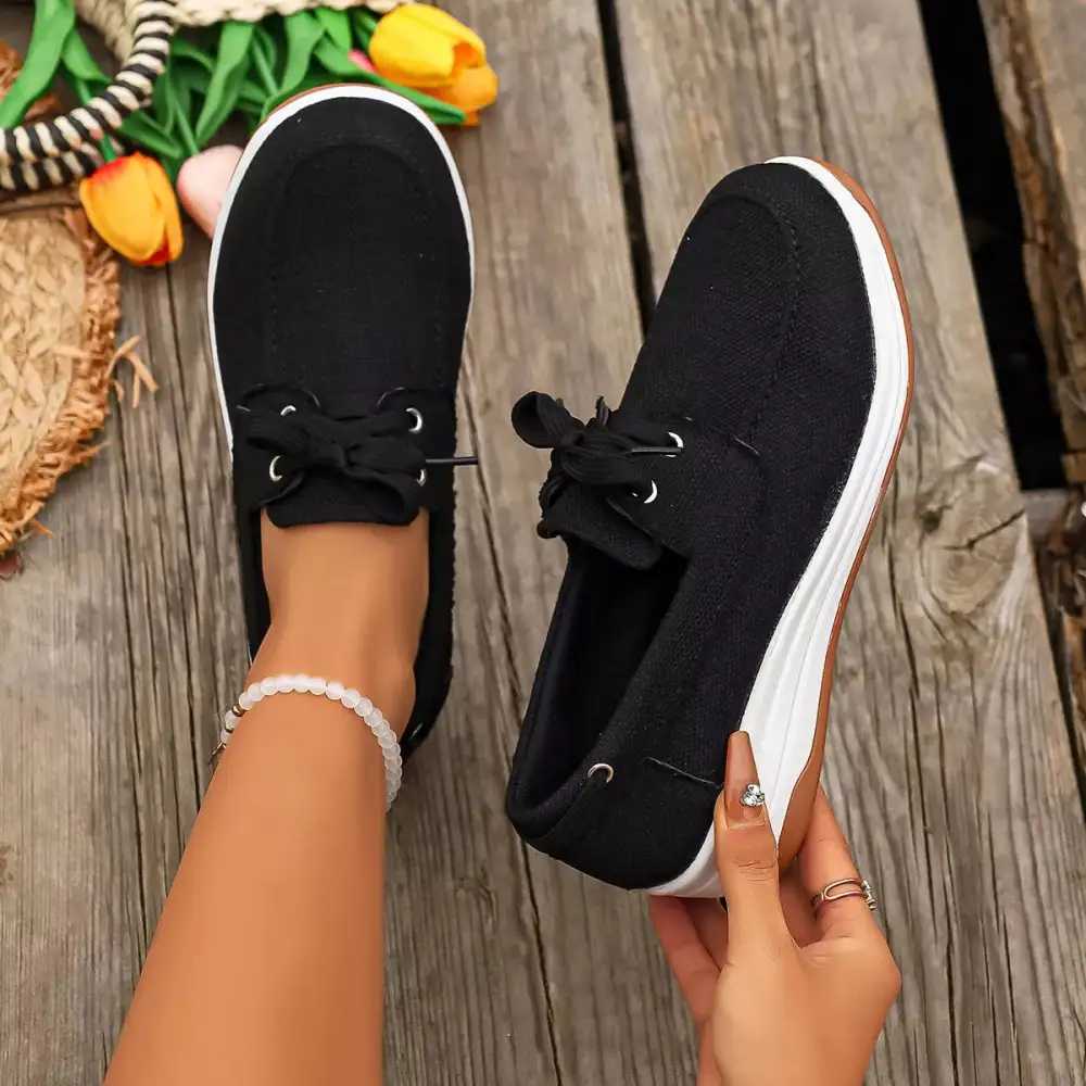 Lace-Up Round Toe Sneakers