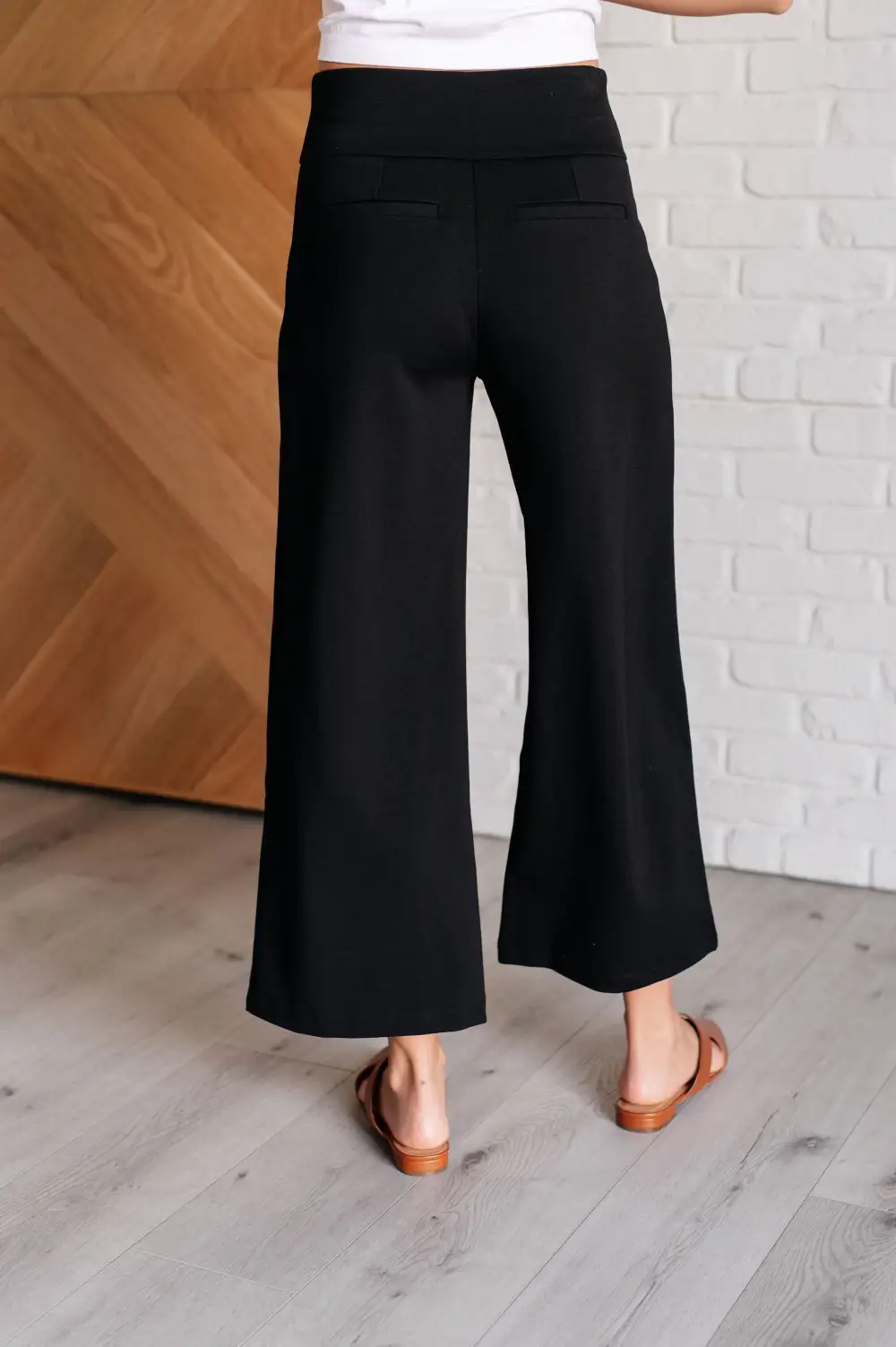 Magic Wide Leg Crop Pants In Black