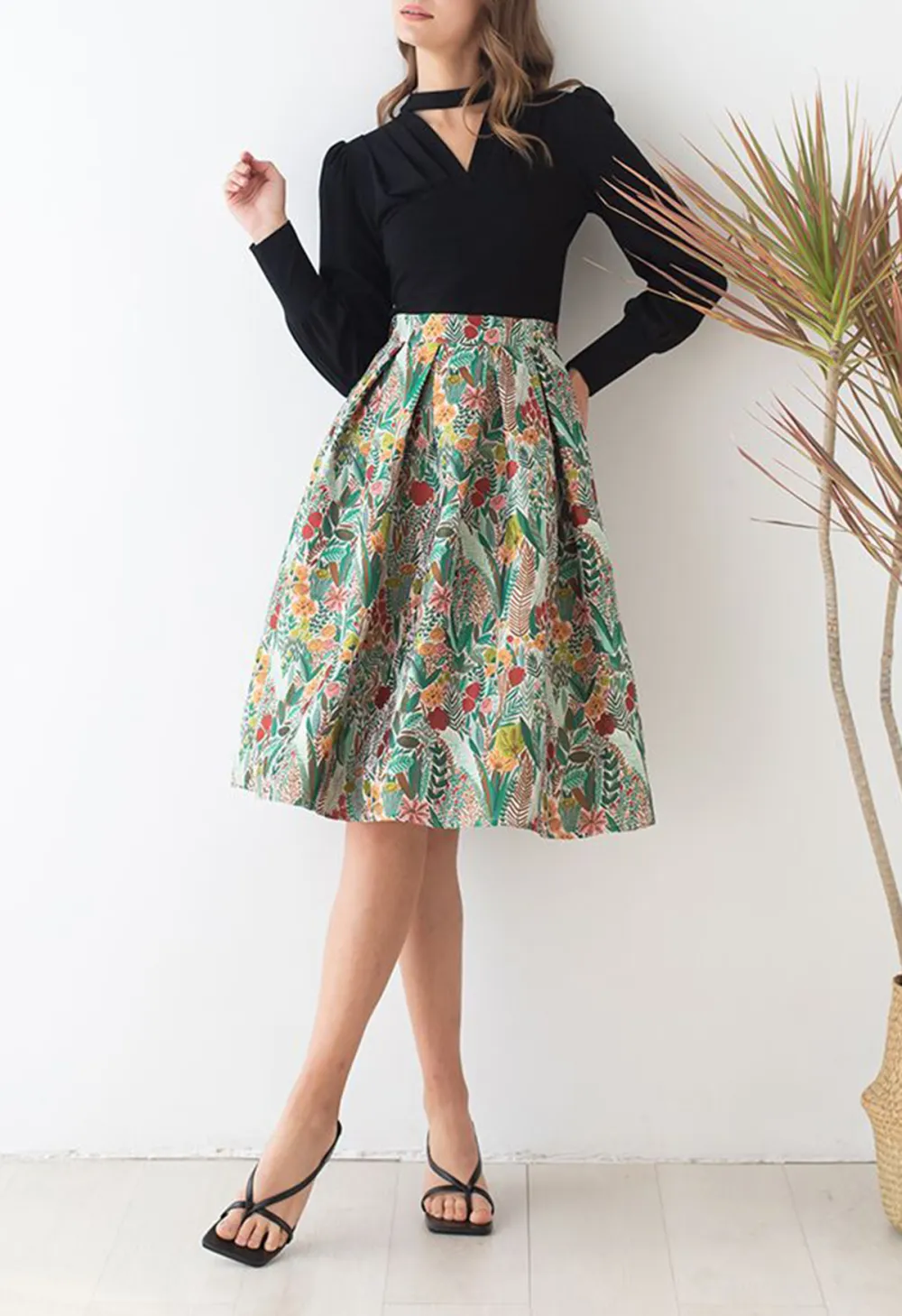 SPRING SCENERY JACQUARD PLEATED MIDI SKIRT