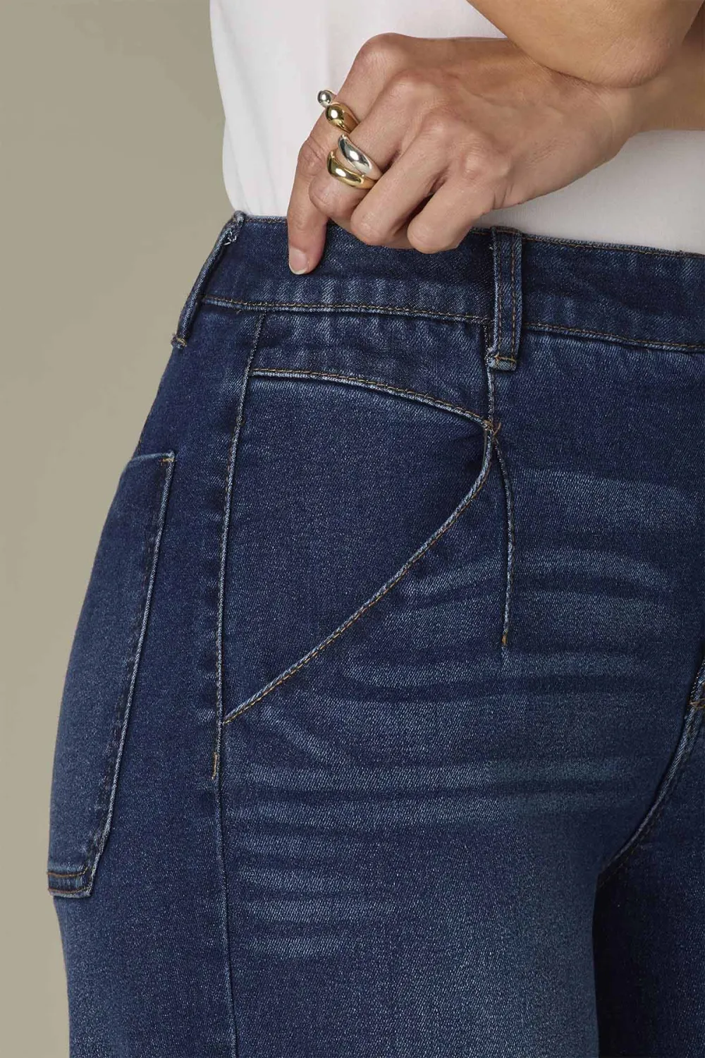 Relaxed Capri Jeans V-pockets