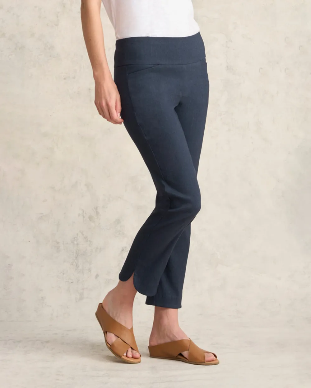 Curved Hem Pant