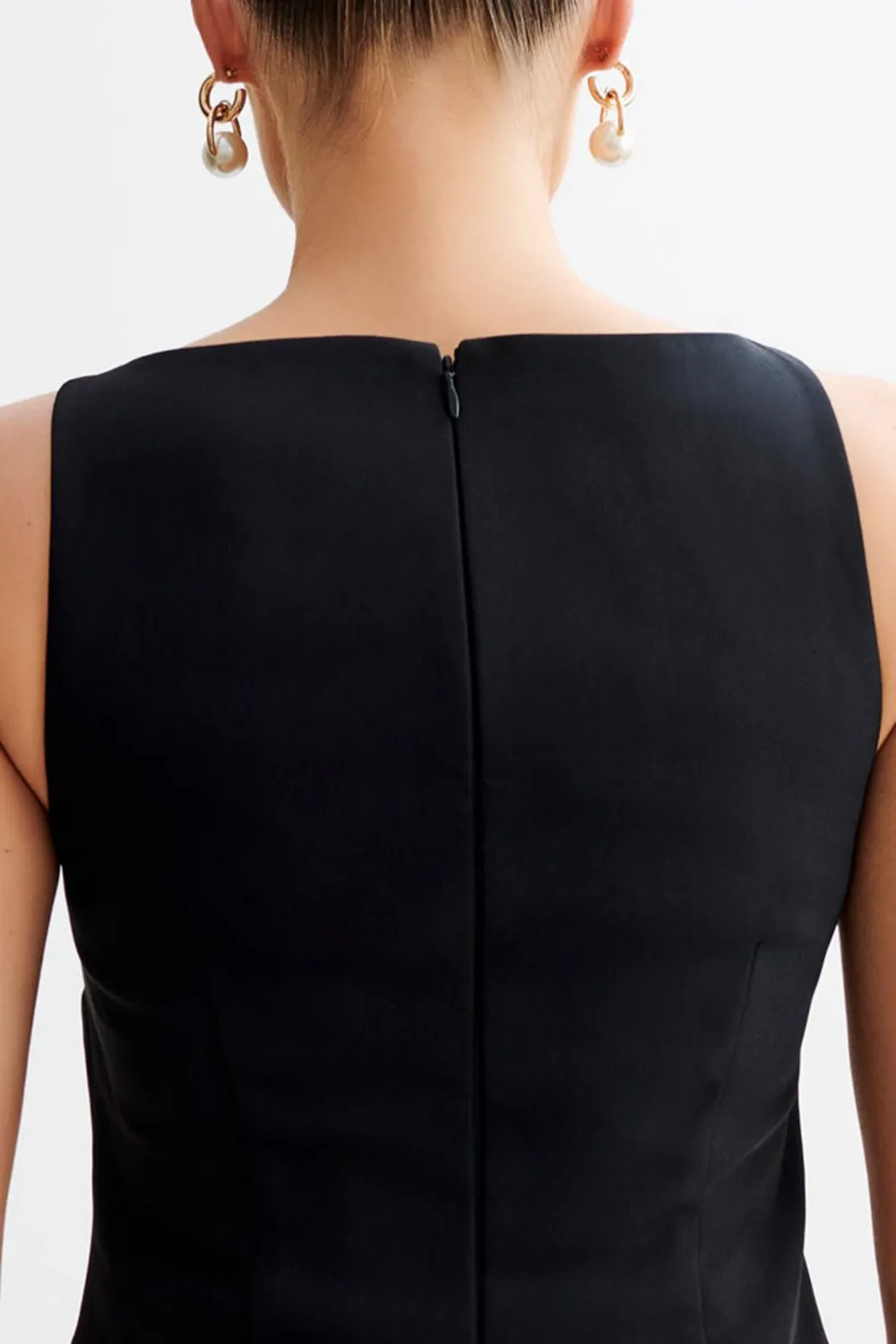 Sleeveless Suiting Top