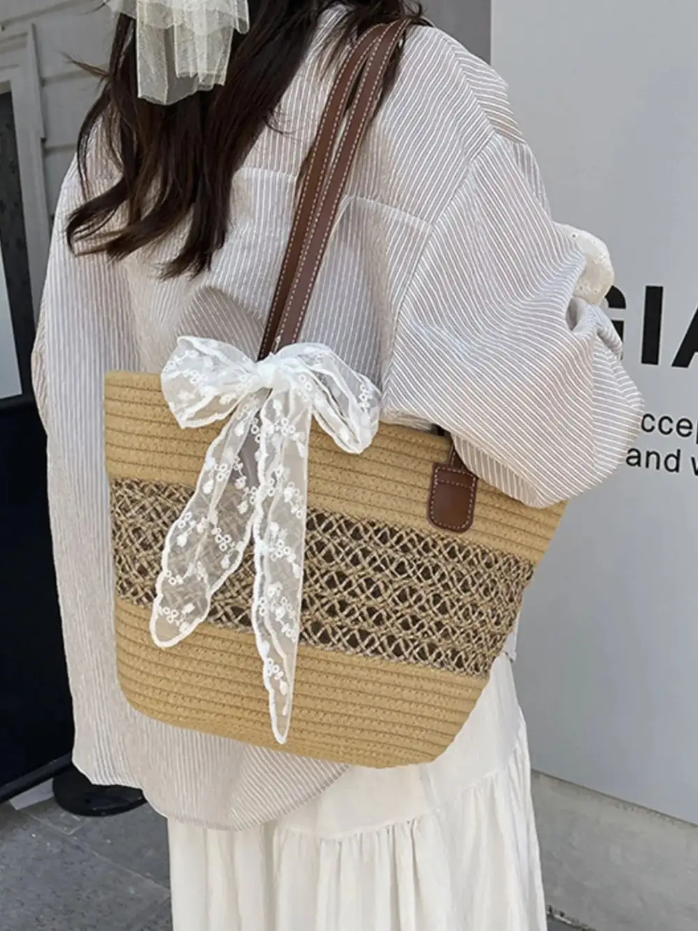 Everyday Woven Straw Shoulder Bag