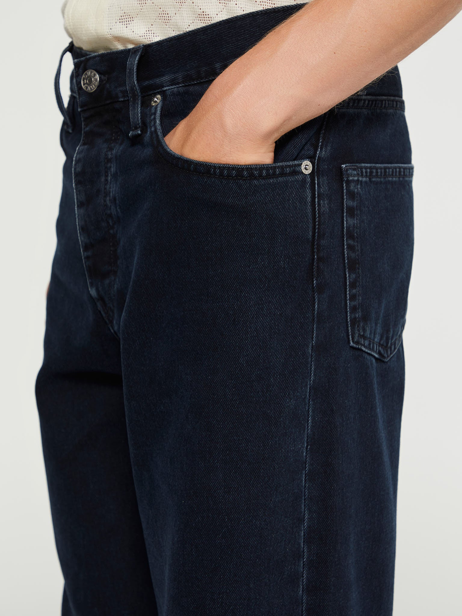 Loose Jeans in Blue Black