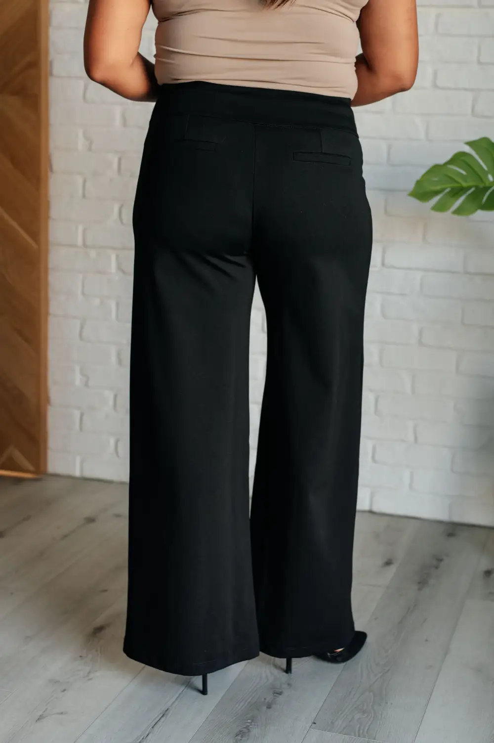 Magic Wide Leg Pants In Black
