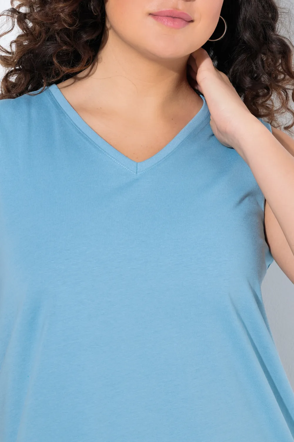 Solid Color Sleeveless T-Shirt