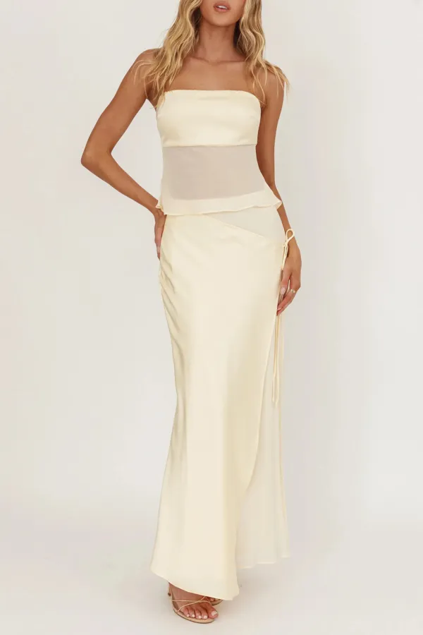 Gorgeous And Exquisite Off-The-Shoulder Top