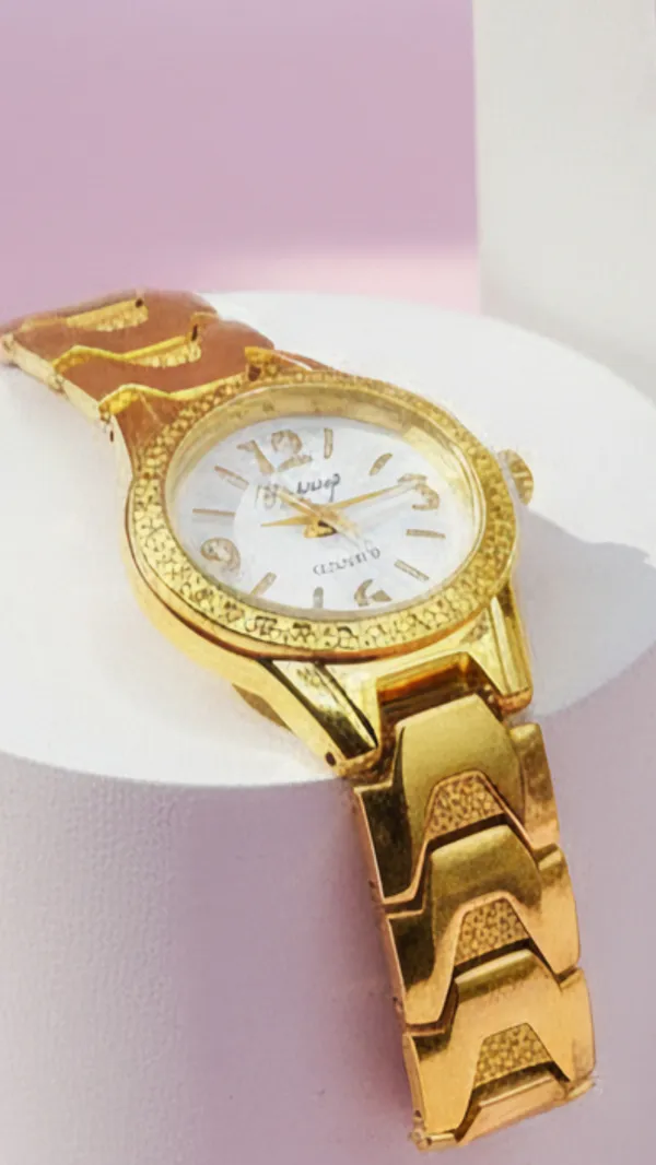 Round Face Stacking Sparkle Quartz Watch