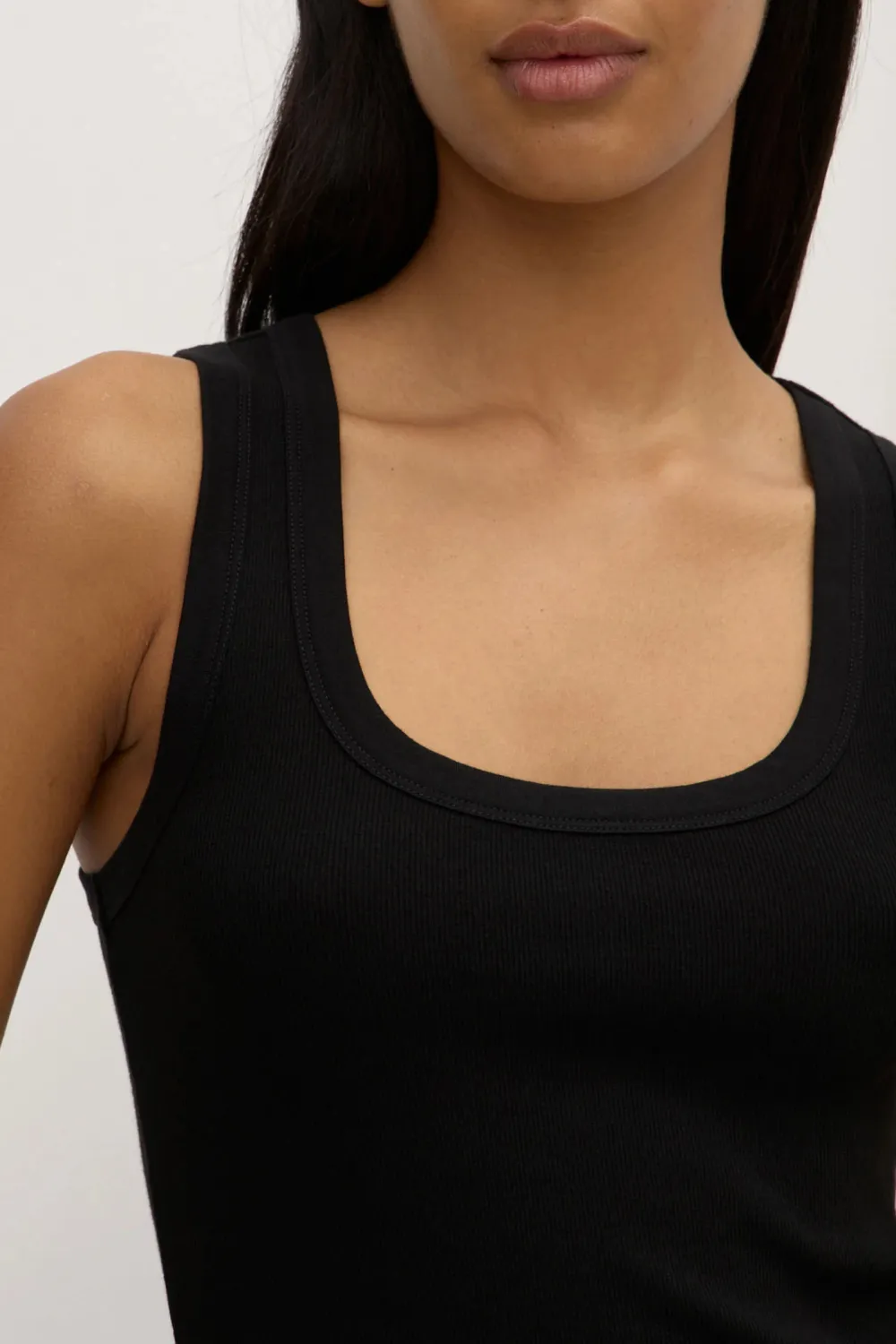 Low Round Neck Women's Knitted Vest