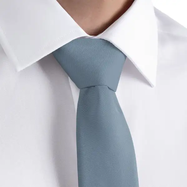 Refined Solid Detail Necktie