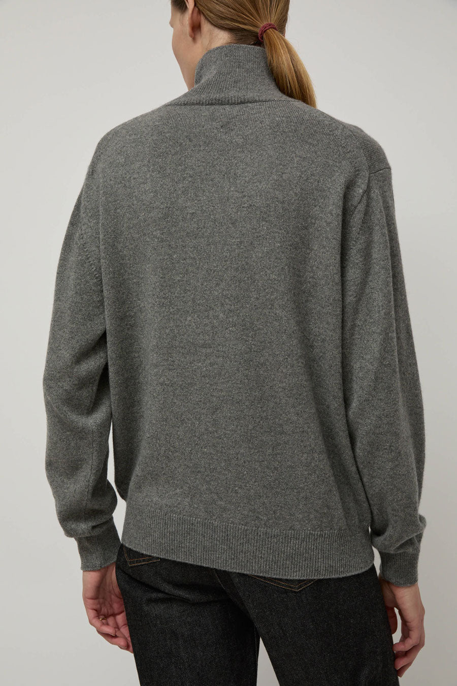 Batoner Innocent Cashmere Turtleneck in Grey