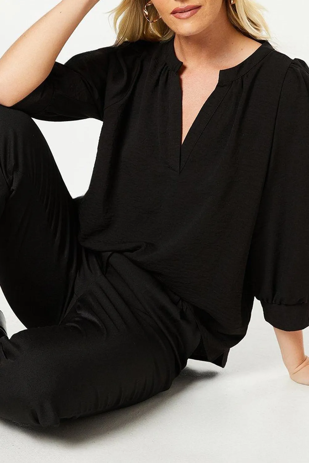 Breathable Skin-friendly Casual Ladies Notched V-neck Shirt