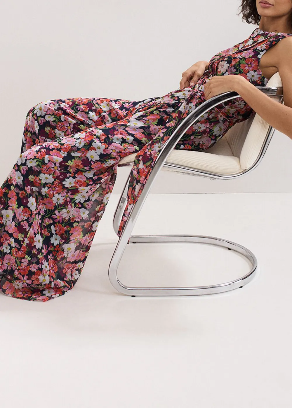 Elegant And Artistic Sleeveless Bodysuit
