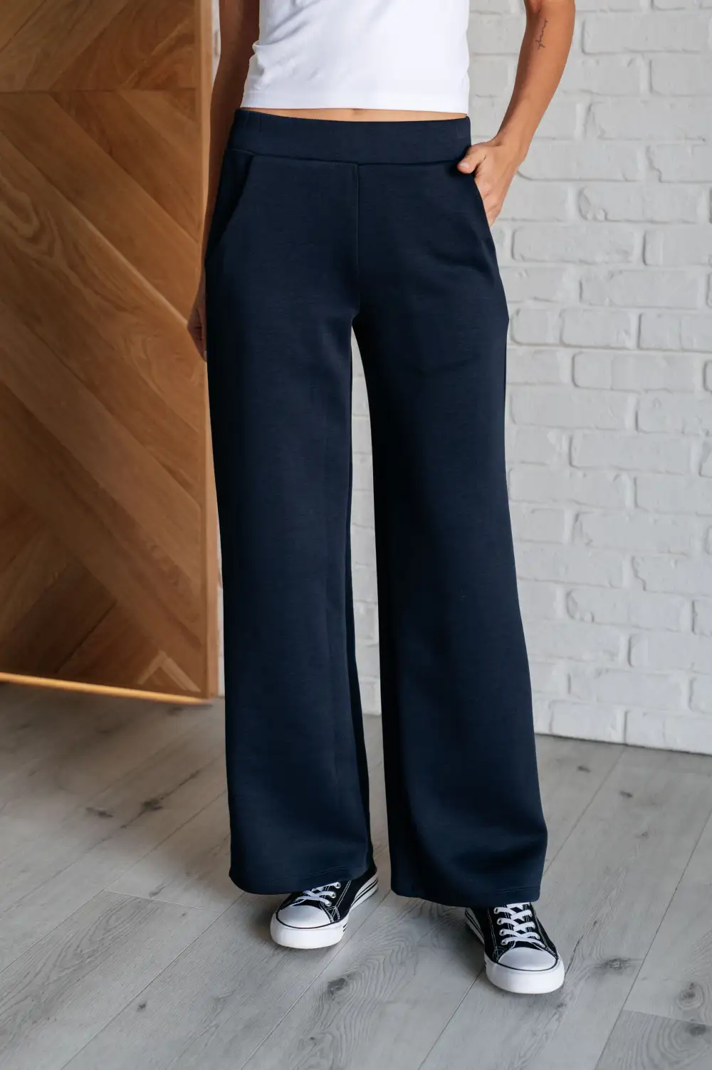 Resort Travel Wide Leg Crop Pant In  Navy
