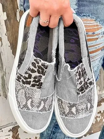 Vintage All Season Snakeskin Split Joint Sports & Outdoor Flat Heel Round Toe Fabric EVA Sneakers for Women