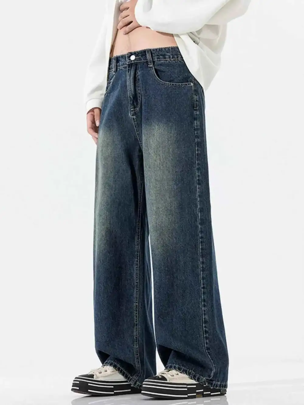 Wide-Leg Relaxed Fit Jeans