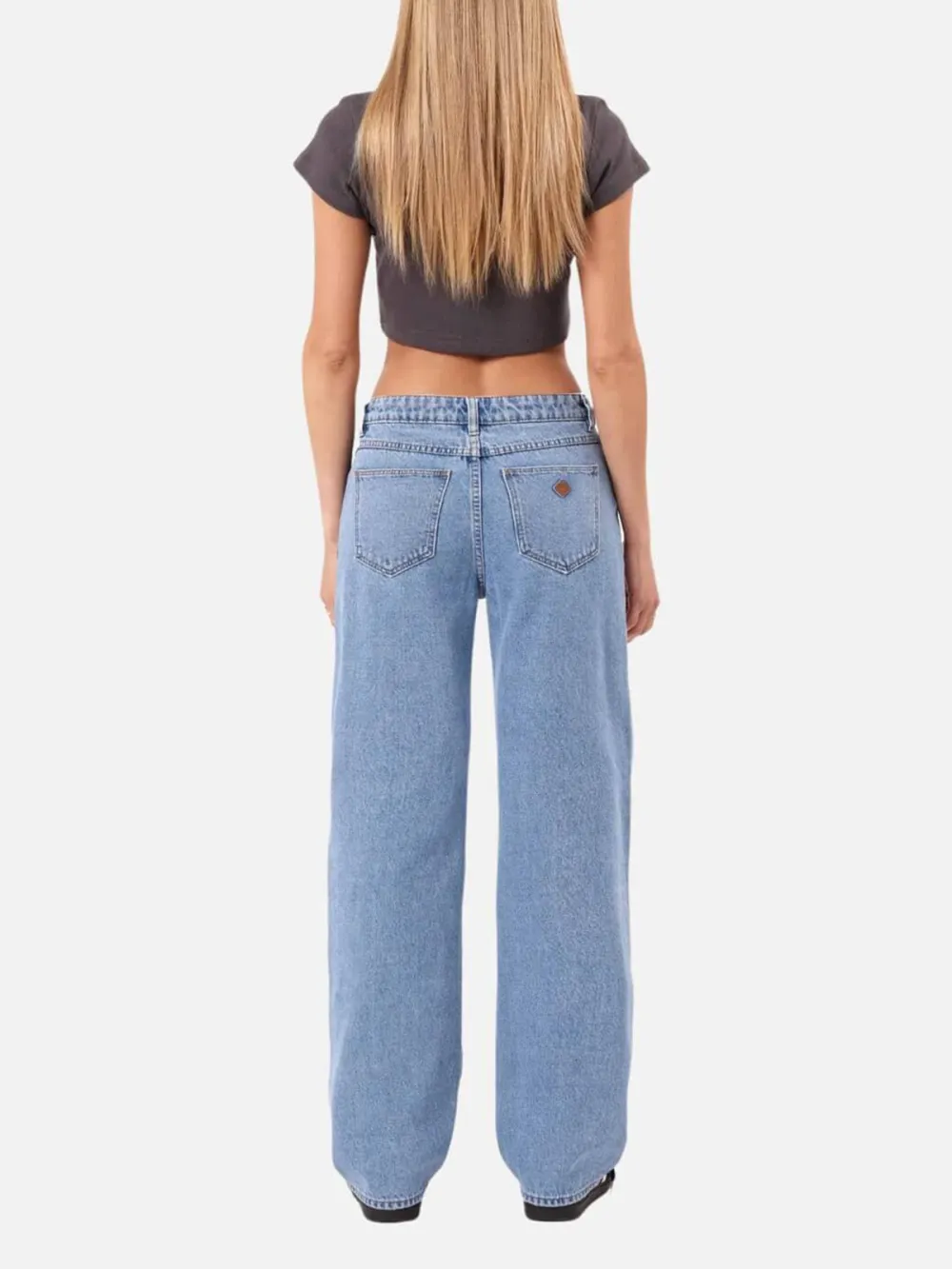 Pocketed Low-Rise Straight Jeans
