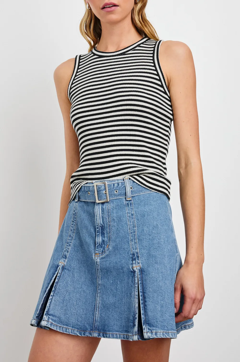 Striped Round-Neck Sleeveless Pullover