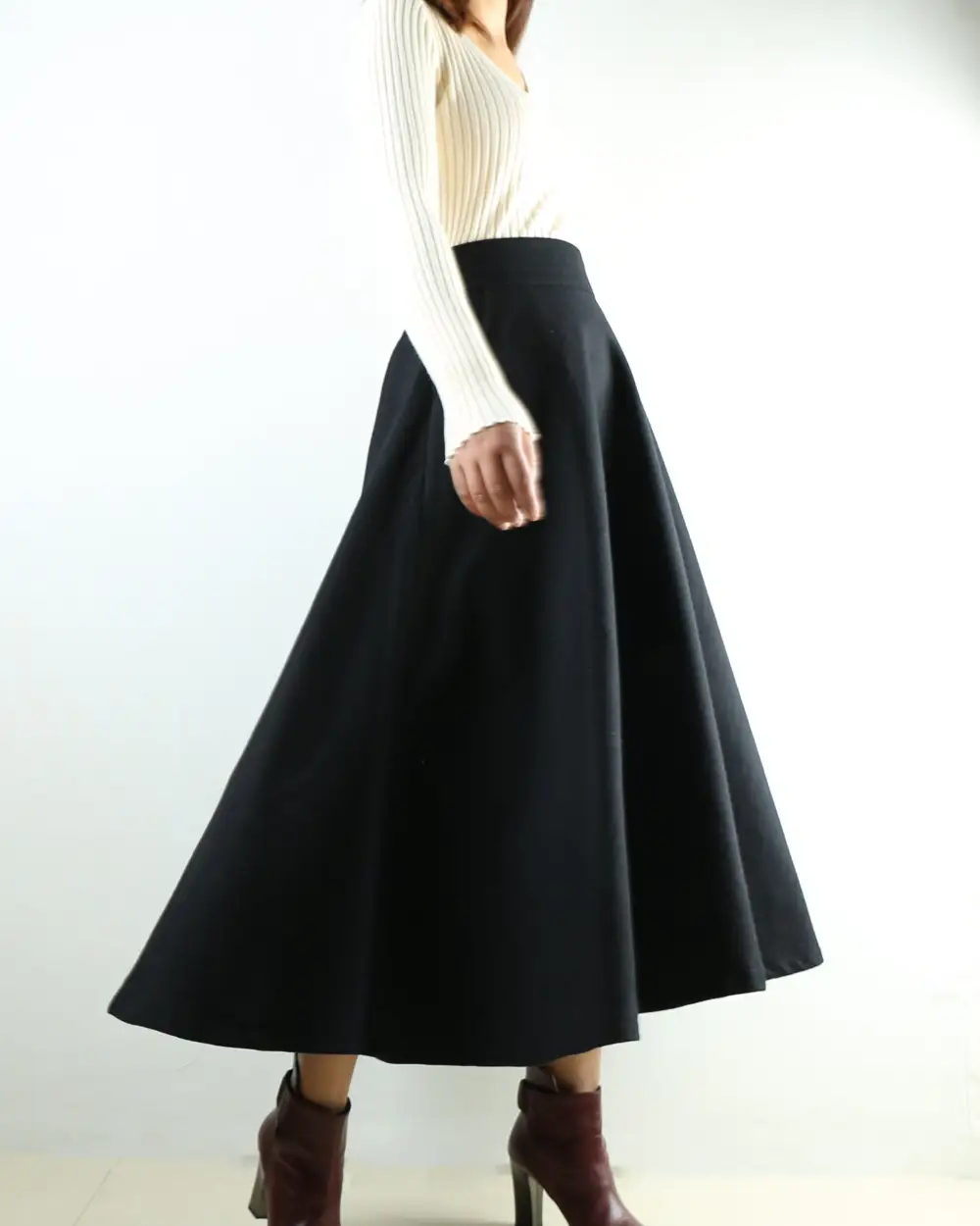 Airy Pocketed Wool Flared Maxi Skirt