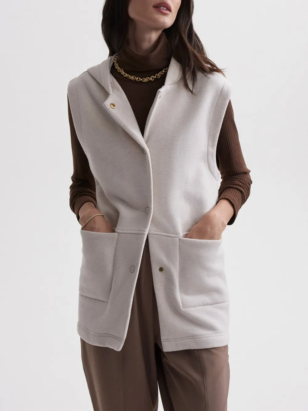 Elegant Sleeveless Buttoned Pocketed Sweatshirt